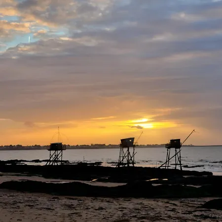 Maison Rénovée Près De La Avec 2 Piscines, Parking Et Animaux Acceptés - Fr-1-364-174