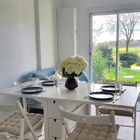 Maison Rénovée Près De La Avec 2 Piscines, Parking Et Animaux Acceptés - Fr-1-364-174