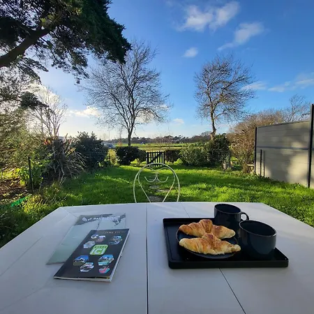 Сasa de vacaciones Maison Rénovée Près De La Avec 2 Piscines, Parking Et Animaux Acceptés - Fr-1-364-174 Saint-Michel-Chef-Chef