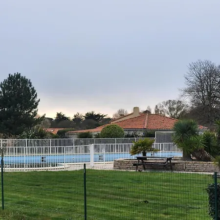 Maison Renovee Pres De La Avec 2 Piscines, Parking Et Animaux Acceptes Vakantiehuis