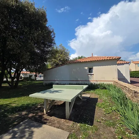 Vakantiehuis Maison Renovee Pres De La Avec 2 Piscines, Parking Et Animaux Acceptes