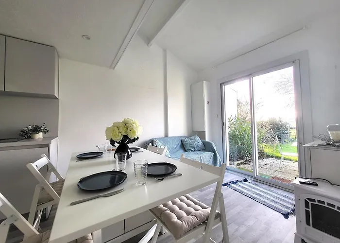 Maison Renovee Pres De La Avec 2 Piscines, Parking Et Animaux Acceptes - Fr-1-364-174 * Saint-Michel-Chef-Chef