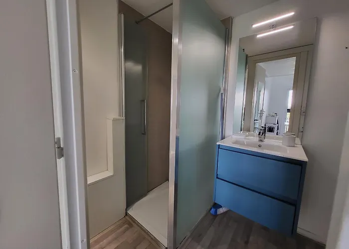 Maison Renovee Pres De La Avec 2 Piscines, Parking Et Animaux Acceptes - Fr-1-364-174 *