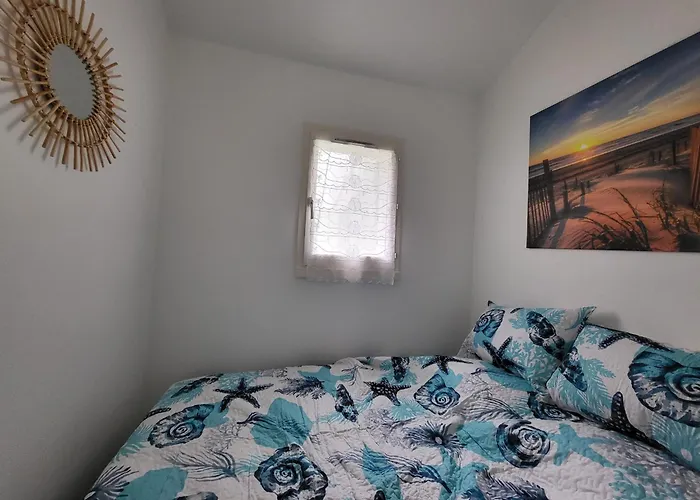 Maison Renovee Pres De La Avec 2 Piscines, Parking Et Animaux Acceptes - Fr-1-364-174